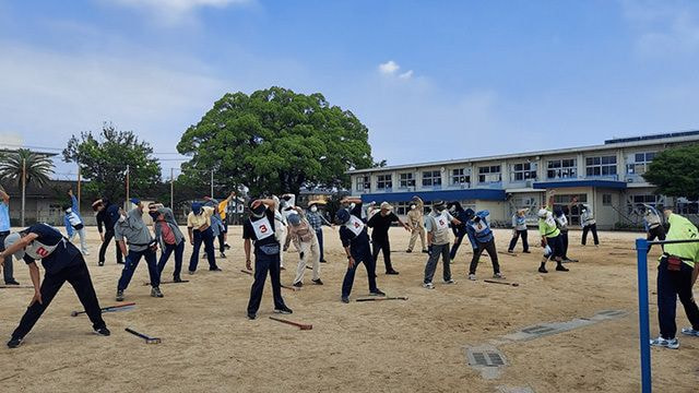 地域の老人クラブ様などと一緒にグランドゴルフ大会を主催しています。